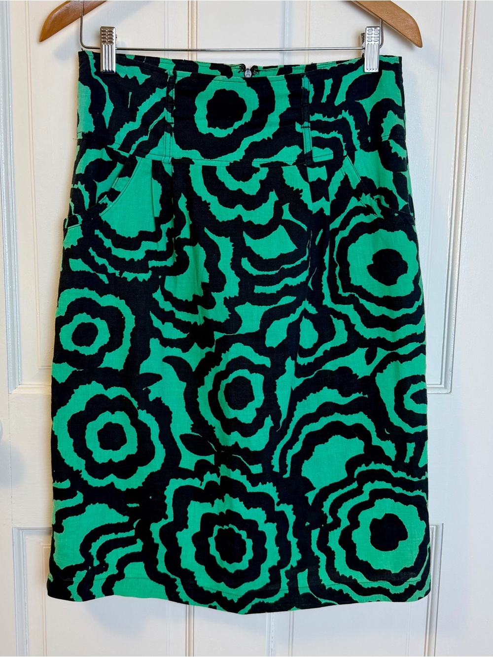 Apostrophe Vibrant Green & Black Skirt With Abstract Floral Print & Pockets, 2
